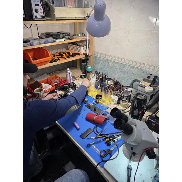 Ремонт и замена аккумулятора умных колонок JBL